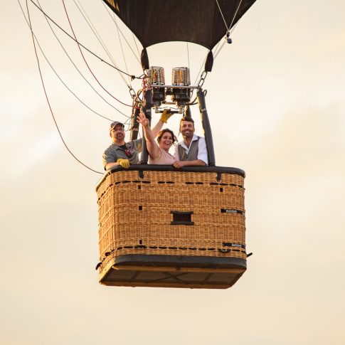 hot air balloon wedding